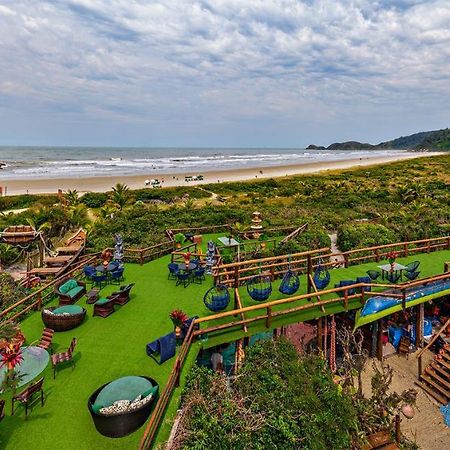 Grajagan Surf Resort Ilha do Mel Esterno foto