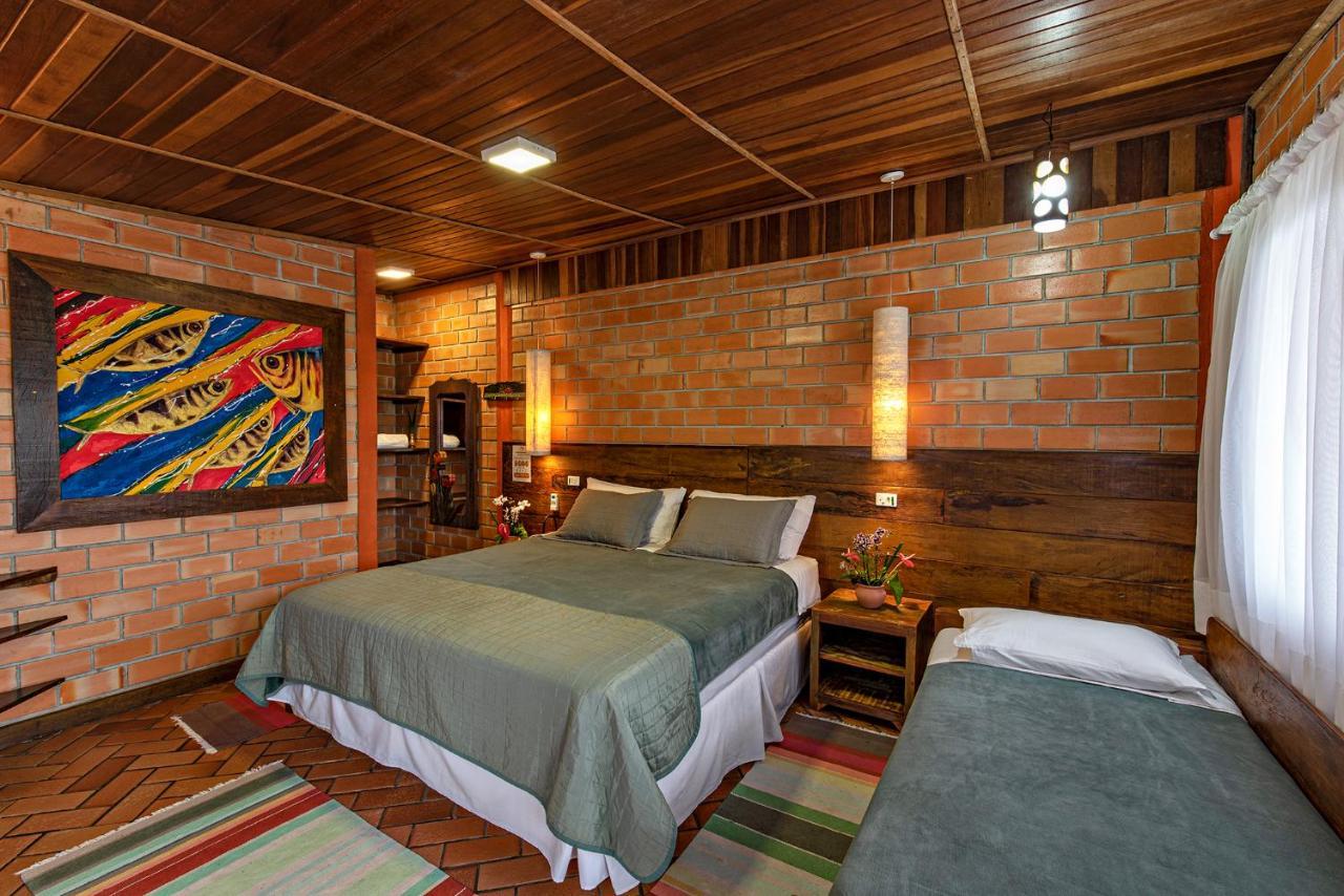 Grajagan Surf Resort Ilha do Mel Camera foto