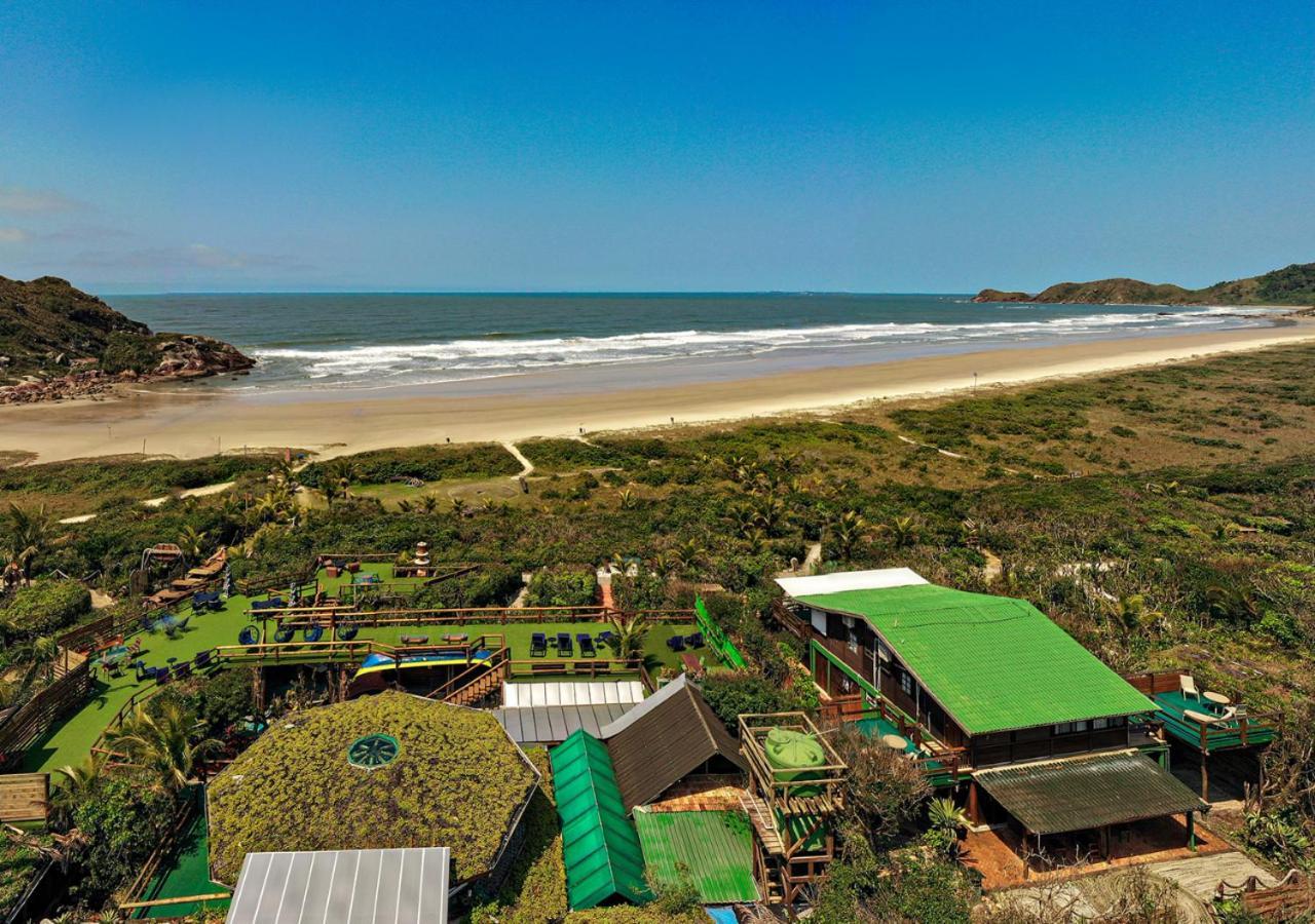 Grajagan Surf Resort Ilha do Mel Esterno foto