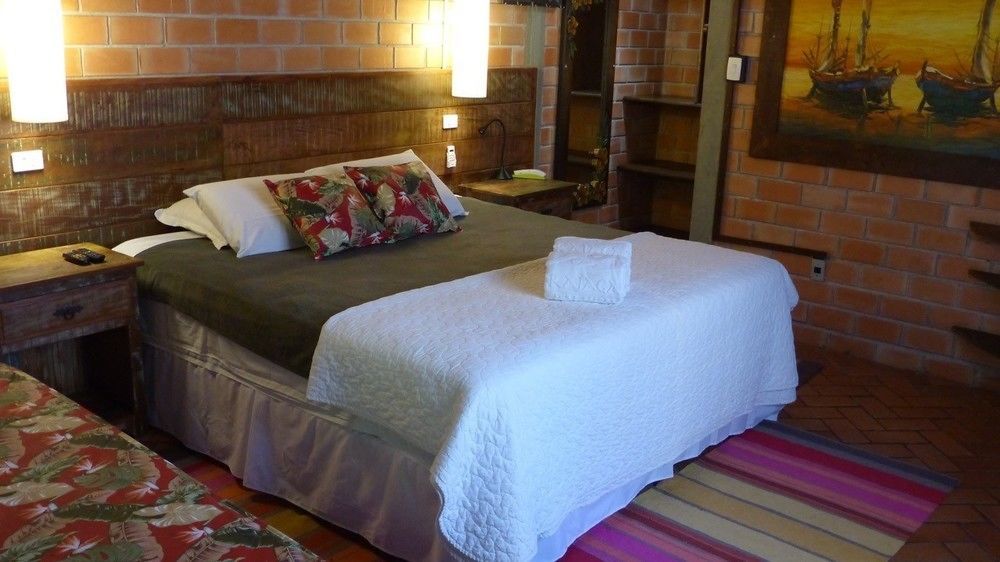 Grajagan Surf Resort Ilha do Mel Esterno foto