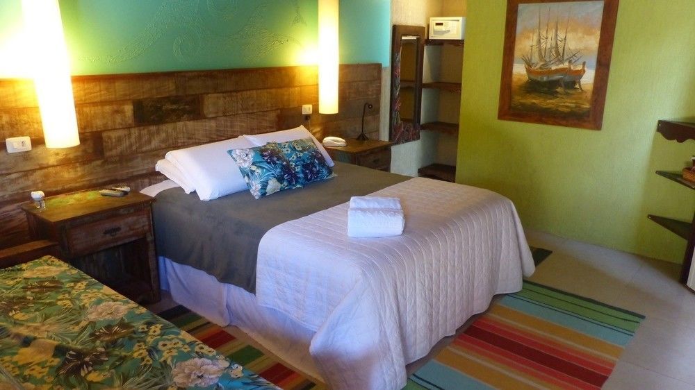 Grajagan Surf Resort Ilha do Mel Esterno foto
