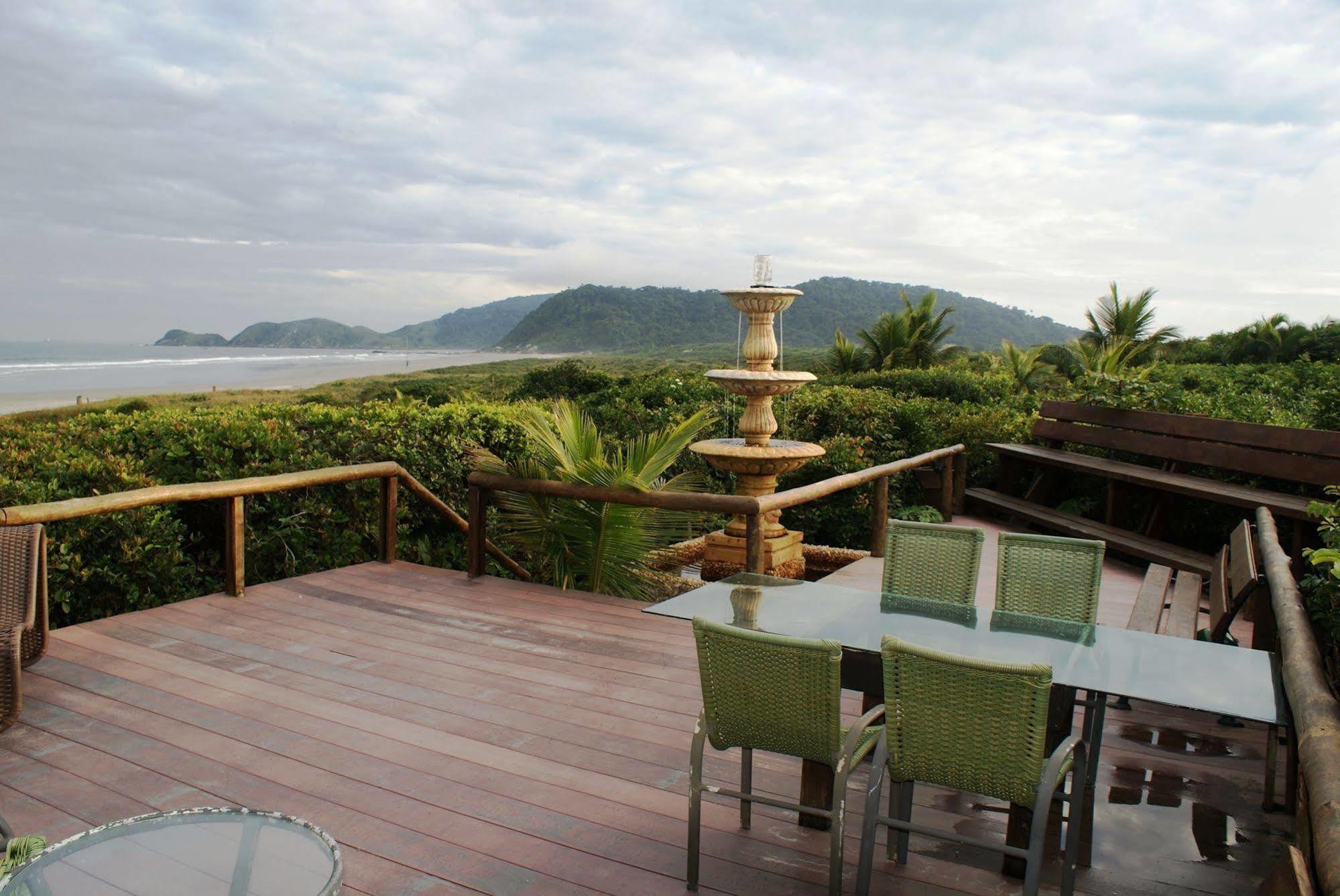 Grajagan Surf Resort Ilha do Mel Esterno foto